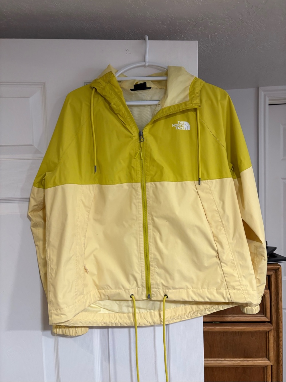 The North Face Women's Two-Tone Yellow & Pale Yellow Hooded Windbreaker